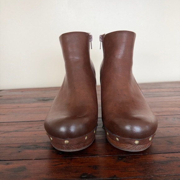 Korks by Kork-Ease Platform Boots. Size 8. - Picture 4 of 11